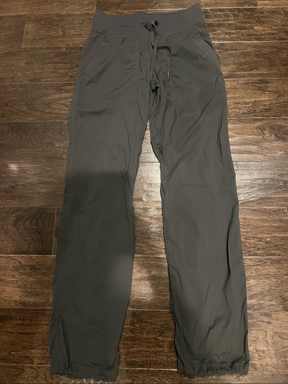 lululemon athletica women’s dark gray Dance Studio pant size 4 - Picture 3 of 4